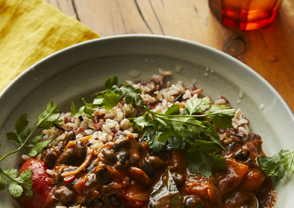 Punchy Peanut, Ginger & Black Bean Curry